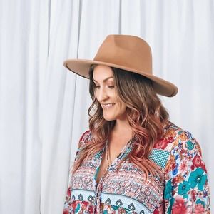 NWT Wide Brim Western Style Fedora Hat Camel OS